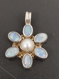 VINTAGE OPALESCENT MOONSTONE & PEARL FLOWER PENDANT