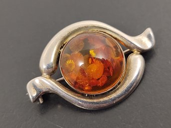 VINTAGE STERLING SILVER AMBER BROOCH