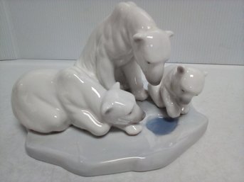 Lladro Of Spain 2000 - 1143 Bearly Love Polar Bears - Family Figurine Retired.    KF-CVBK