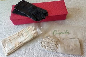 1950s/1960s Trio Sets Of Gloves In Leather & Nylon Choices With Marked Sizes & Quilted Storage Box