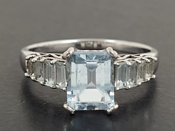 BEAUTIFUL STERLING SILVER BLUE TOPAZ RING