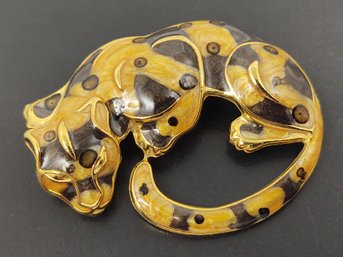 VINTAGE GOLD TONE ENAMEL LEOPARD BROOCH