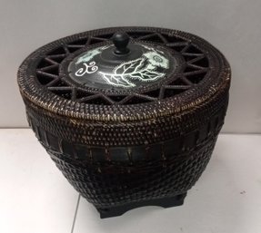 Lovely Asian Inspired Wicker Basket With Decorative Lid  JOHN B / D1