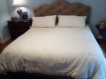 King Size Bed Frame With Button Tufted Velour Headboard & Side Panels And Wide Feet