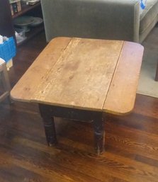 Beautiful Antique Drop Leaf Coffee Table Circa Early 1900s