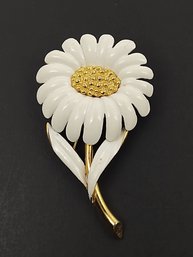 VINTAGE SIGNED MONET FLOWER BROOCH