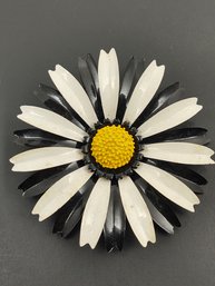 VINTAGE ENAMEL FLOWER BROOCH