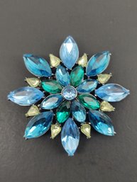 VINTAGE SIGNED MONET BLUE RHINESTONE FLOWER BROOCH