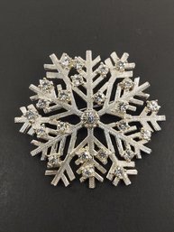 VINTAGE RHINESTONE SNOWFLAKE BROOCH