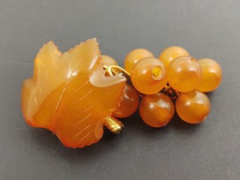 VINTAGE RUSSIAN CARVED BALTIC AMBER GRAPES & LEAF CLUSTER BROOCH