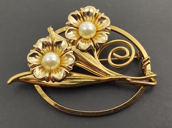 VINTAGE PEARL FLOWER BROOCH