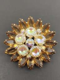 VINTAGE DESIGNER JULIANA RHINESTONE BLOWER BROOCH W/ OPALESCENT CENTER