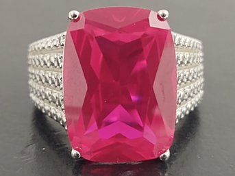 BEAUTIFUL STERLING SILVER LARGE RUBY RING