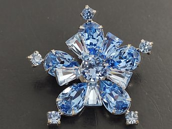 VINTAGE STAR SHAPED RHINESTONE BROOCH