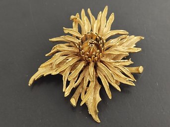 VINTAGE UNSIGNED COROCRAFT FLOWER BROOCH