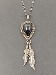 VINTAGE NAVAJO NATIVE AMERICAN STERLING SILVER ONYX FEATHER NECKLACE