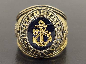 VINTAGE GOLD TONE BLUE GLASS UNITED STATES NAVY RING