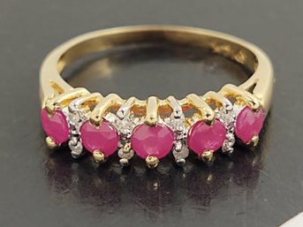 STUNNING 14K GOLD RUBY & DIAMOND RING