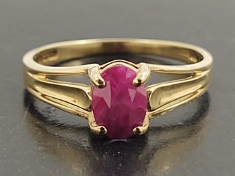 BEAUTIFUL 10K GOLD RUBY RING