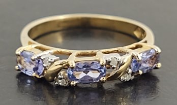 BEAUTIFUL 10K GOLD TANZANITE & DIAMOND RING