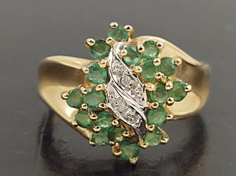 STUNNING 10K GOLD EMERALD & DIAMOND CLUSTER RING