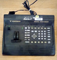 Videonics Digital Video Mixer Model MX-1 NTSC - Serial No. MX008149- Powers Up - Dt. Mfg. 1994