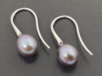 BEAUTIFUL STERLING SILVER TAHETIAN PEARL HOOK EARRINGS