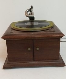 Beautiful Antique Victor Talking Machine . Working / Plays 78rpm Records