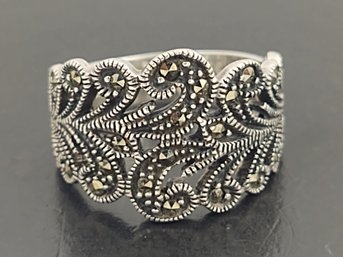 VINTAGE STERLING SILVER MARCASITE FEATHER RING