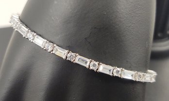 BEAUTIFUL STERLING SILVER ROUND & BAGUETTE CZ TENNIS BRACELET