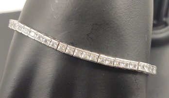 BEAUTIFUL STERLING SILVER PRINCESS CUT CZ TENNIS BRACELET