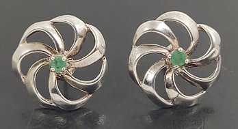 BEAUTIFUL STERLING SILVER NATURAL EMERAL PINWHEEL EARRINGS