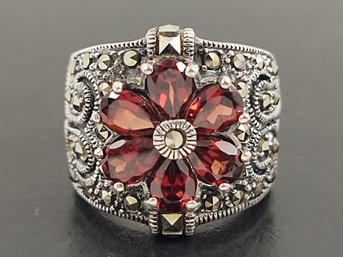 VINTAGE STERLING SILVER GARNET & MARCSITE FLOWER RING