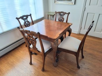 Henredon Extendable Table With Four Chairs