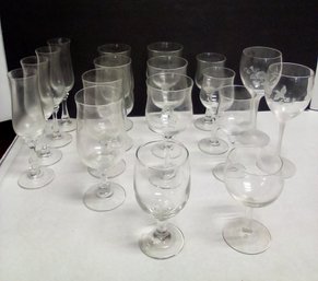 15 Piece Crystal Stemware, 2 Etched Wine Glasses & 2 Additional Glasses   RevJ/B3