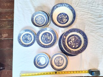 Grouping Of Vintage Homer Laughlin Blue Willow Bowls