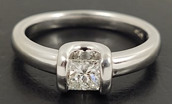 STUNNING DESIGNER SIGNED PLATINUM 0.37ct PRINCESS CUT DIAMOND ENGAGEMENT RING
