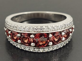 BEAUTIFUL STERLING SILVER GARNET & CZ RING