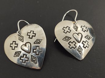 VINTAGE SIGNED NATIVE AMERICAN STERLING SILVER HEART EARRINGS