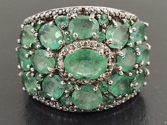 STUNNING STERLING SILVER EMERALD & DIAMOND RING