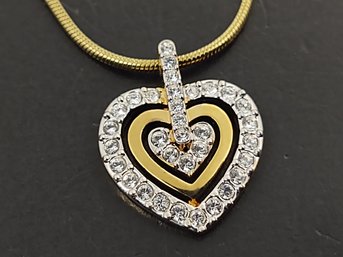 VINTAGE DESIGNER SWAROVSKI GOLD TONE CRYSTAL HEART NECKLACE