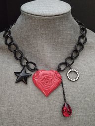 DESIGNER BETSY JOHNSON CARVED HEART NECKLACE