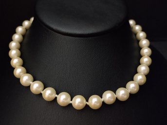 VINTAGE DESIGNER RALPH LAUREN FAUX PEARL NECKLACE