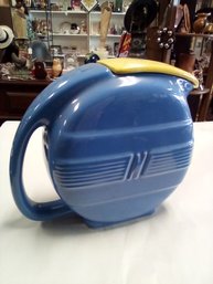 1950s Ceramic Juice Pitcher In Pretty Cornflower Blue With Lemon Colored Separate Lid ET/D2