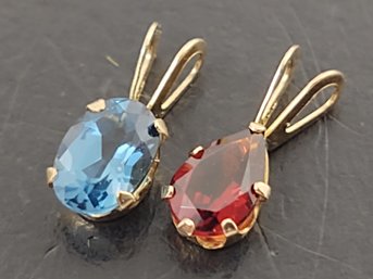 GROUP OF (2) DAINTY 14K GOLD GEMSTONE PENDANTS