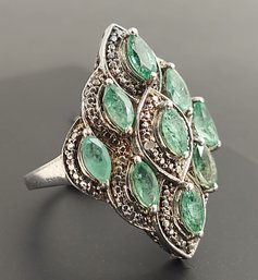 BEAUTIFUL STERLING SILVER EMERALD RING