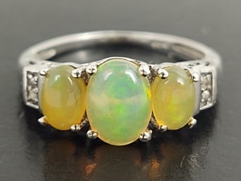 BEAUTIFUL STERLING SILVER OPAL RING