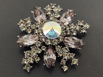 VINTAGE SMOKY RHINESTONE FLOWER STYLE BROOCH