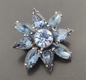 VINTAGE BLUE RHINESTONE FLOWER BROOCH