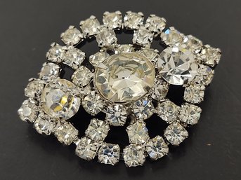 VINTAGE RHINESTONE BROOCH